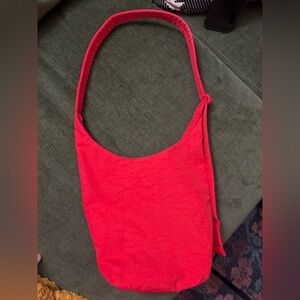 BAGGU red small sling bag